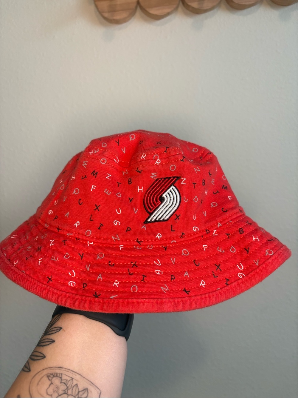 New Era Kids Red Portland Trail Blazers Letter-Print Bucket Hat